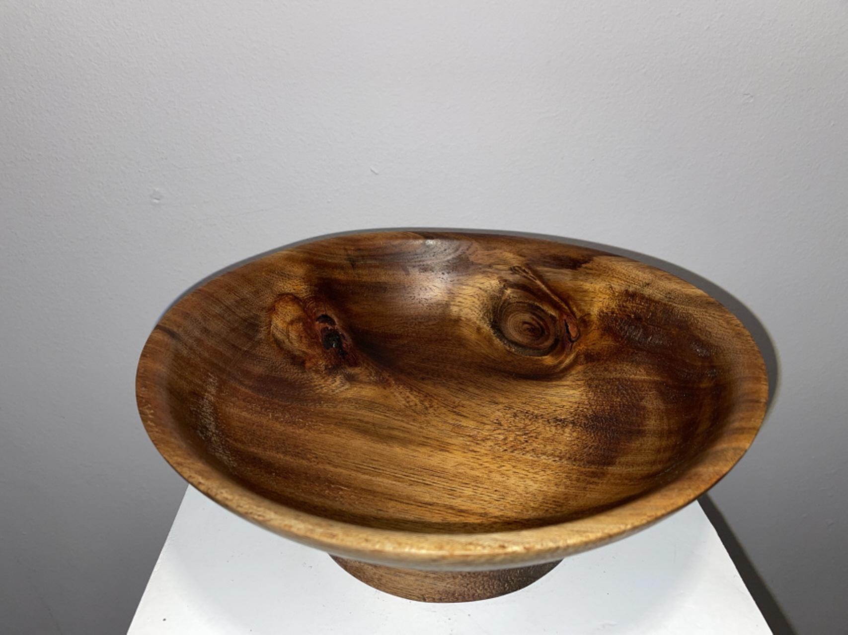 Art objects made of wood. Kunstobjekte aus Holz